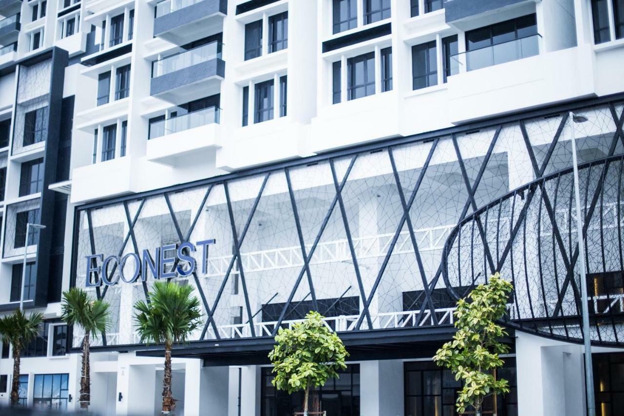 Econest Apartment By The One - Educity Nusajaya Nusajaya  Esterno foto