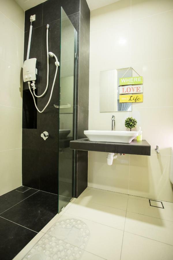 Econest Apartment By The One - Educity Nusajaya Nusajaya  Esterno foto